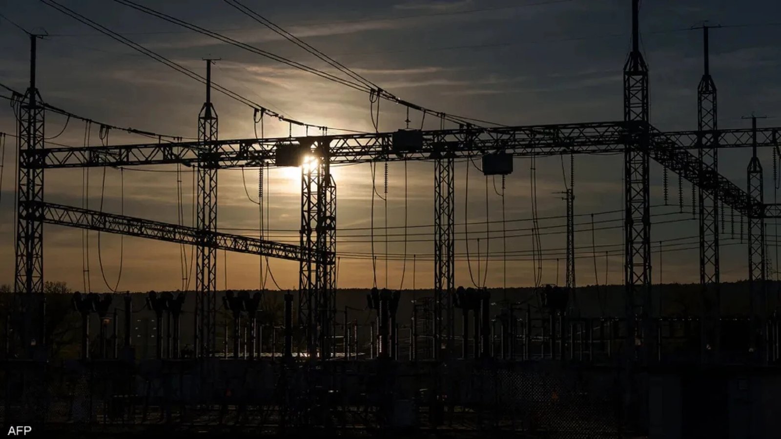 مصر ترفع بمقدار الثلث حجم صادراتها من الكهرباء للأردن وسوريا ولبنان